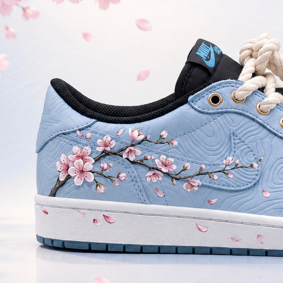 Nike Jordan 1 Low OG Sakura Sky – Bleu & Blanc – vue 3, création Sneakers Landers