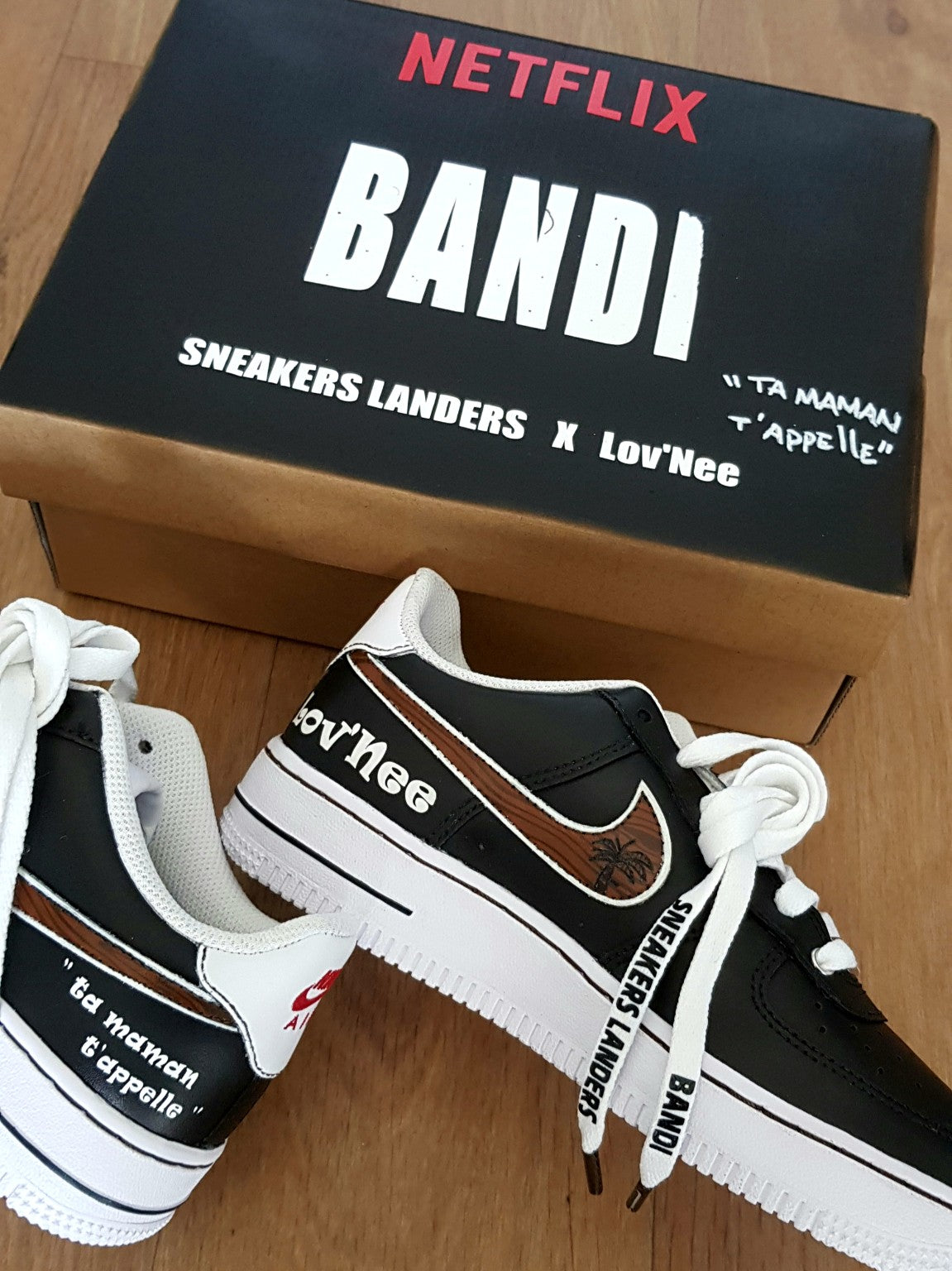 Sneakers personnalisées BANDI créées pour l'artiste Lov'Nee